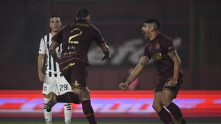 Lema y Díaz, los goleadores de Lanús en el triunfo ante Talleres.
