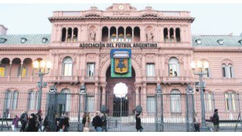 ámbito.com | El sillón de Grondona, junto al de Rivadavia