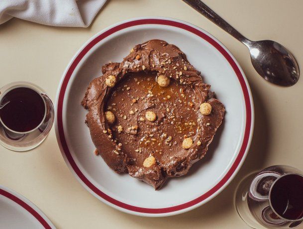 Tiene originales postres, como el cremoso de chocolate, realizado a partir de una receta del reconocido bistró neoyorkino Baltazar. Tiene originales postres, como el cremoso de chocolate, realizado a partir de una receta del reconocido bistró neoyorkino Baltazar.