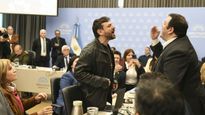 Grabois se cruza con el libertario Huesen.