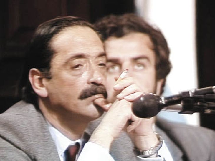 El fiscal Strassera exhibió un alegato histórico. El fiscal Strassera exhibió un alegato histórico.