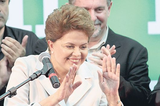 Dilma Rousseff, que asumirá el 1 de enero la presidencia de Brasil, construyó su triunfo sobre la base de su imagen de buena administradora y del carisma, los éxitos y la popularidad de Luiz Inácio Lula da Silva.