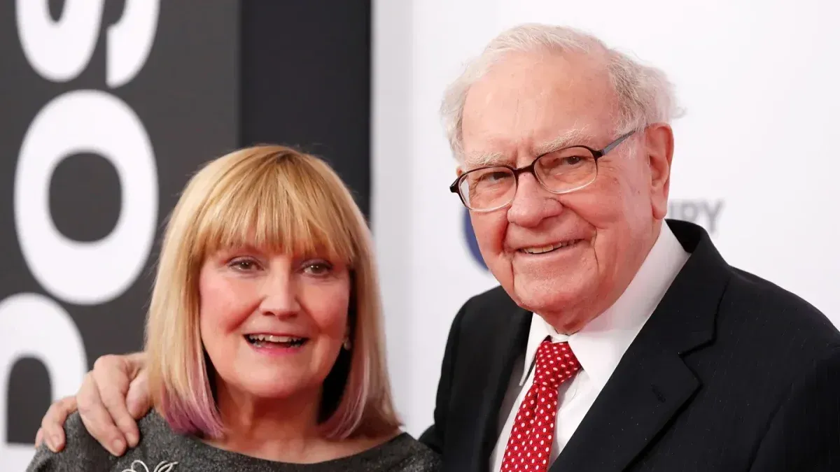 Her father is one of the richest men in the world and decided to dedicate himself to reducing inequalities in schools: this is Susan Buffett