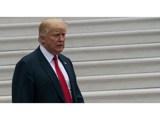 Trump fue criticado por su reacción a la violencia de extrema derecha.