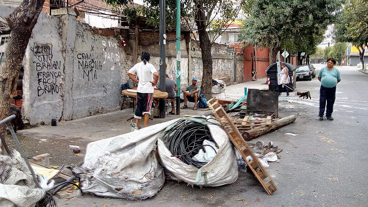 🚊 En los talleres de Remedios de Escalada, los trabajadores y