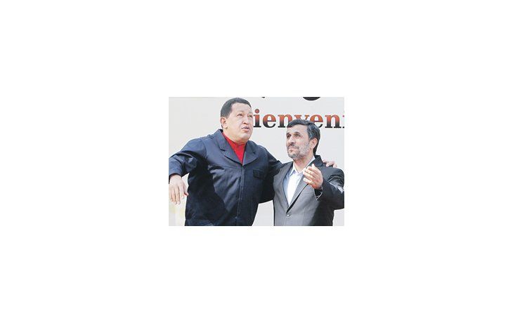 Hugo Chávez y Mahmud Ahmadineyad, otra vez juntos en Teherán. Barack Obama cuestionó ayer los planes nucleares del venezolano.