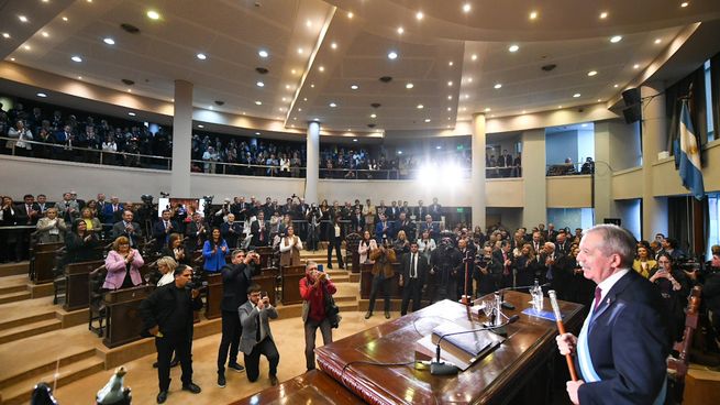 Elías Suárez, exjefe de Gabinete de Gerardo Zamora, dio su primer discurso como gobernador.&nbsp;