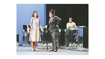 ámbito.com | Con buengusto,AlejandroCerveratrasladó a laépoca actual lavieja historiade Cenicientaen una versiónmuy bienconcertada porCarlos Vieu ybuen elenco,en el que sedestacaLuciano Miotto.