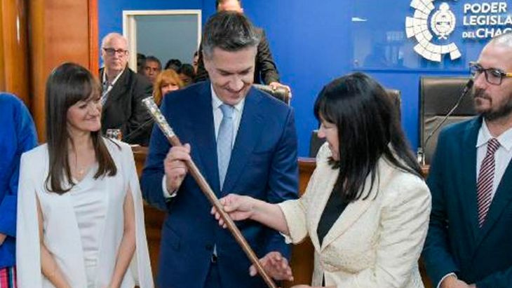 Leandro Zdero juró como gobernador de la provincia de Chaco. Leandro Zdero juró como gobernador de la provincia de Chaco.