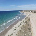 La gran alternativa a las costas del país vecino están al sur de Argentina. La gran alternativa a las costas del país vecino están al sur de Argentina.