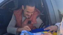 cavani paro a firmar autografos a hinchas de boca: el comentario que recibio