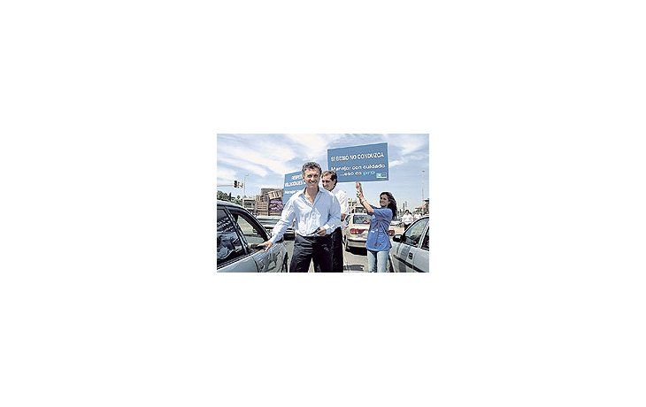 ámbito.com | Mauricio Macri convocó ayer a sus legisladores para que aceleren la campaña porteña.PRO ya dan por cierto que se presentará otra vez a competir por la jefatura de Gobiernode la Capital Federal.