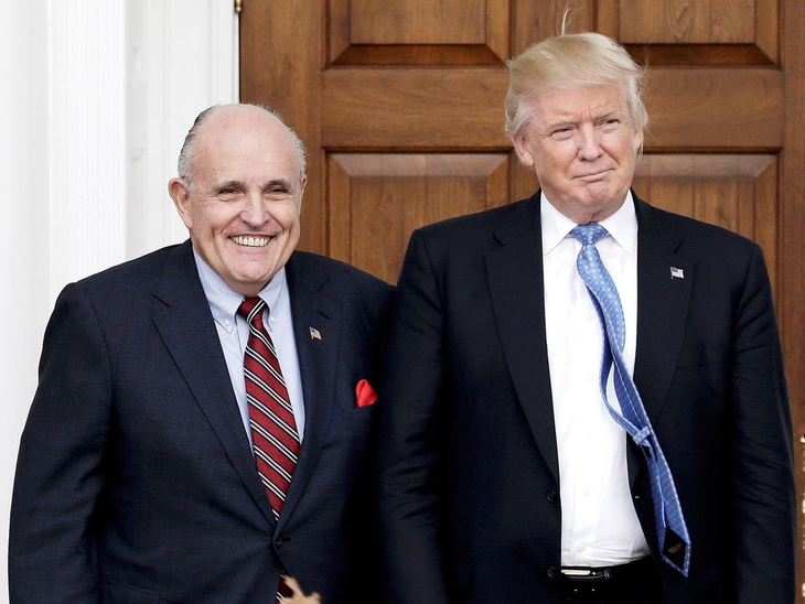 Rudy Giuliani junto a Donald Trump. Rudy Giuliani junto a Donald Trump.