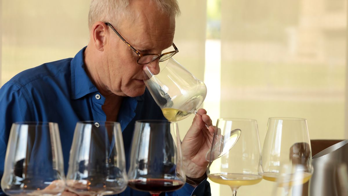 One of the world’s main experts arrives in Argentina to taste 1,200 wines from all regions