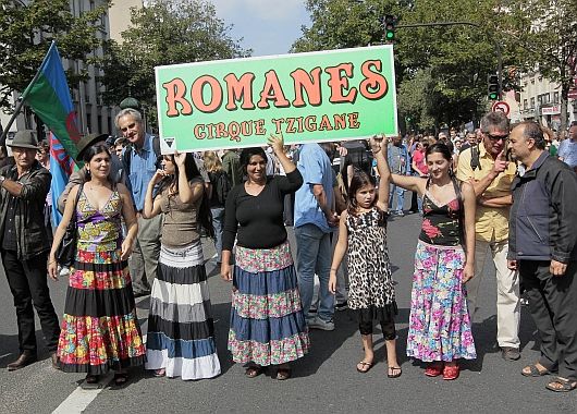 Manifestaciones en Francia contra las expulsiones de gitanos (foto 5)