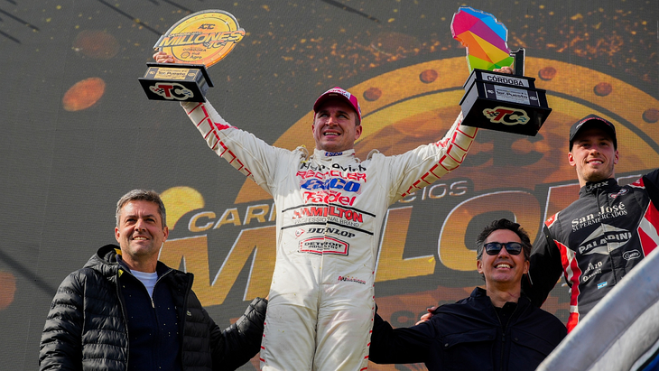 In the Millions of Road Tourism, which ran at the Oscar Cabalén Autodrome of Villa Parque Santa Ana in the province of Córdoba, the winner was Mariano Werner. The entrerriano pilot, with a Ford Mustang, took the victory and the $ 10 million prize. In the Millions of Road Tourism, which ran at the Oscar Cabalén Autodrome of Villa Parque Santa Ana in the province of Córdoba, the winner was Mariano Werner. The entrerriano pilot, with a Ford Mustang, took the victory and the $ 10 million prize.