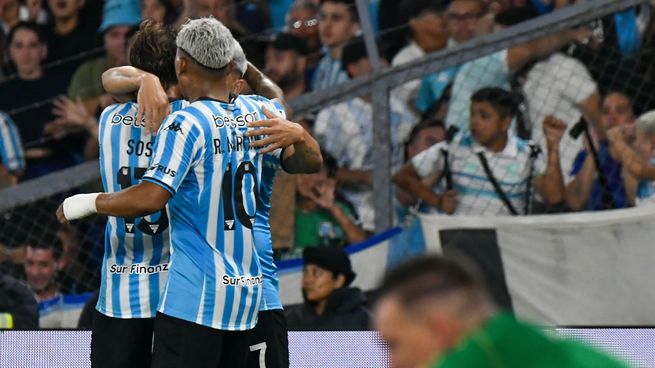 Victoria en casa. Racing venció a River en el cierre del torneo.
