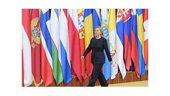 La secretaria de Estado volvió a referirse a la filtración de cables diplomáticos y dijo que no interferirá en la diplomacia mundial