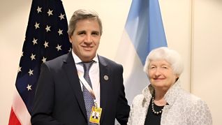 Luis Caputo y Janet Yellen en el G20 en Brasil.
