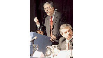 El ministro de Planificación, Julio De Vido, y el jefe de Gabinete,Alberto Fernández, defendieron ayer la política de preciosdel gobierno durante el Consejo de las Américas.
