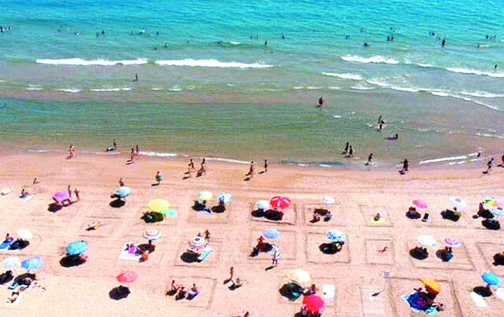 Modelo. La intención es copiar el ordenamiento en cuadrículas de las playas europeas del último verano.
