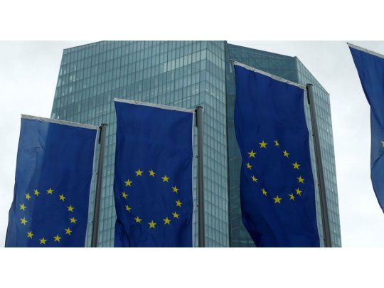 Los aranceles del presidente estadounidense Donald Trump llevaron a Europa a reducir sus previsiones de crecimiento para este año y el próximo.