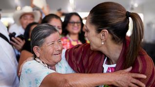 La mandataria pone manos a la obra en favor de los que menos tienen.