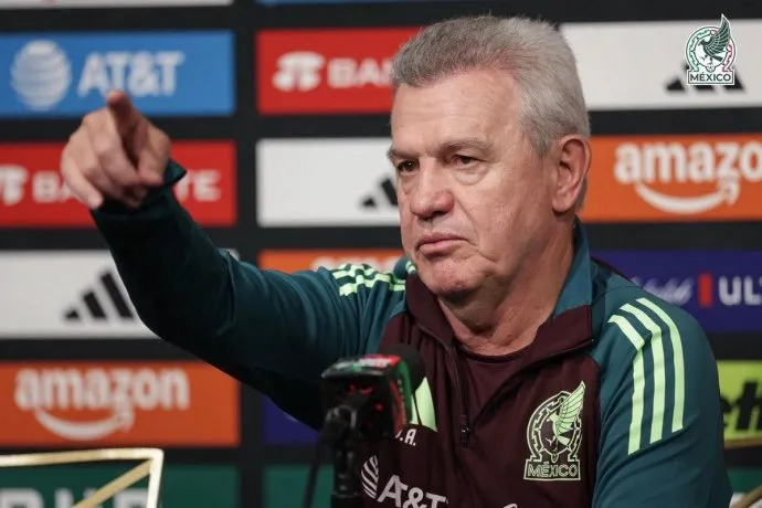 Javier Aguirre llamará a Julián Quiñones y a Armando González, el delantero estrella de Chivas, para integrar la nómina del plantel del Seleccionado Mexicano para la Fecha FIFA de octubre.