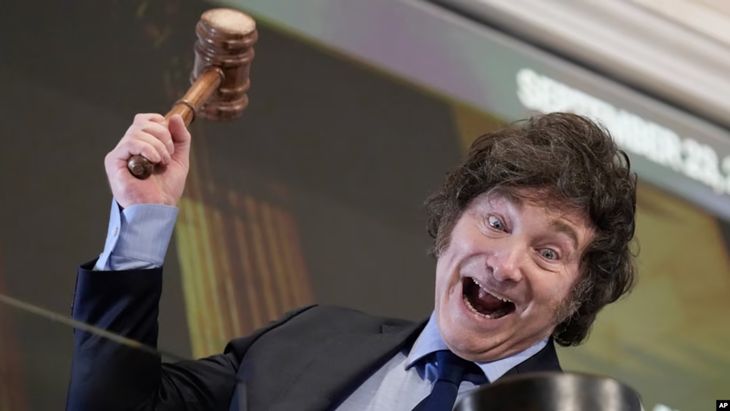 Javier Milei reiteró que no devaluará el peso. Javier Milei reiteró que no devaluará el peso.