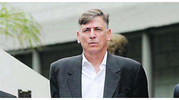 ámbito.com | Acorralado. El jefe de la Policía de la Ciudad llegó de sus vacaciones, fue suspendido y ahora debe presentarse ante la Justicia.