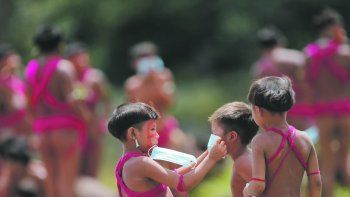 PELIGRO. Varias tribus indígenas de la región amazónica, como la yanomami, denuncian que están desprotegidas ante el avance de la enfermedad.