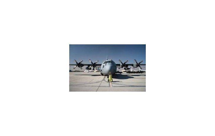 Había ocho miembros de tripulación a bordo del avión.