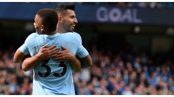 Agüero abrió la cuenta en el arrollador triunfo del City ante el Liverpool