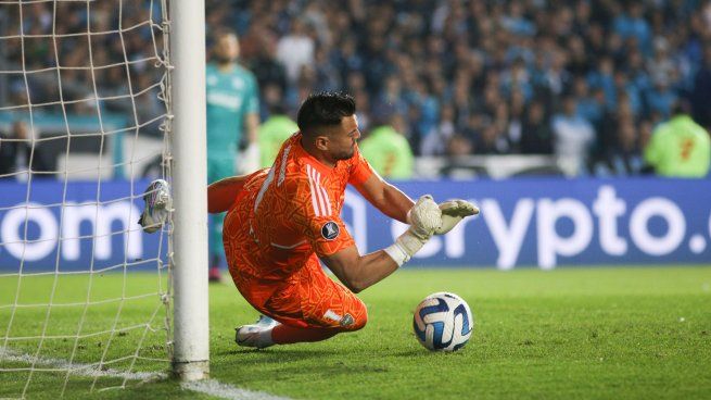 Enorme. Sergio Romero fue clave otra vez en el triunfo de Boca por penales.&nbsp;