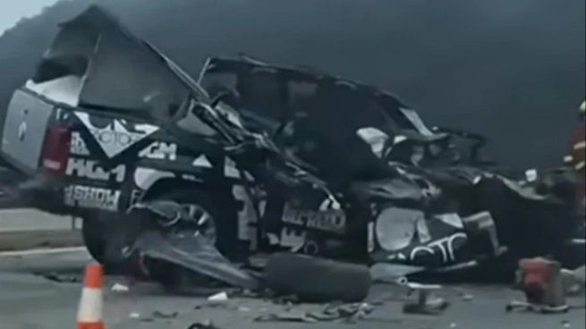 Así quedó la camioneta que transportaba a la banda musical