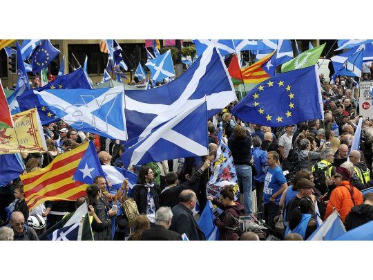 Unas 7.000 personas desfilaron en Glasgow para reclamar un segundo referendo.
