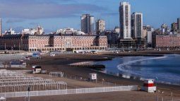 vacaciones 2021: ya empezaron a alquilarse carpas en mar del plata para las vacaciones