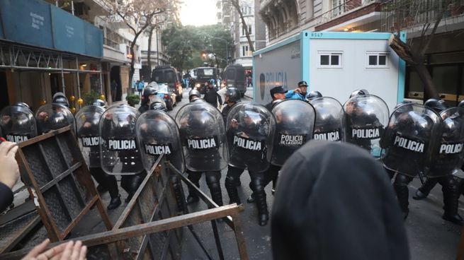 La Defensoría del Pueblo abrió un expediente de oficio contra la Policía de la Ciudad.