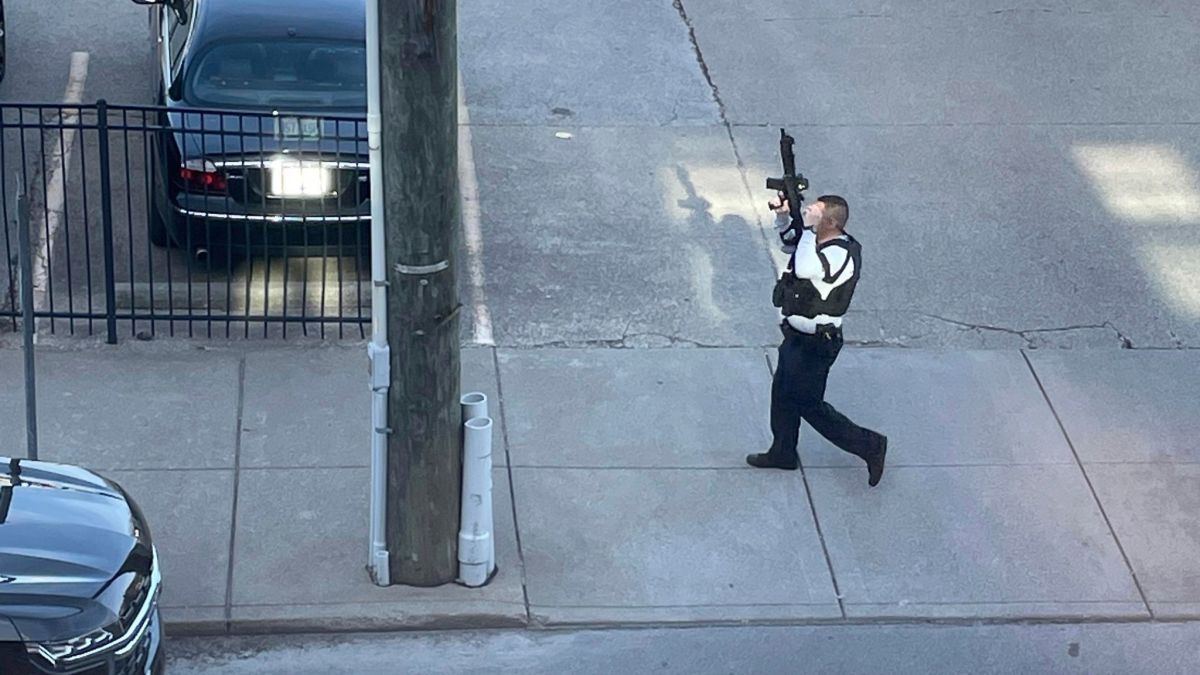 The rifle of the shooter who killed four people in a US bank will be auctioned