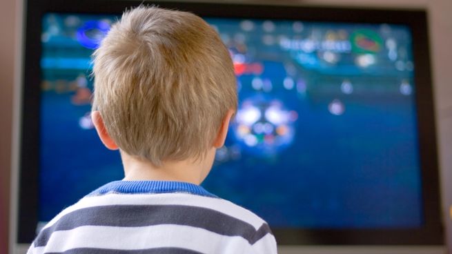 Los niños argentinos acceden al primer celular antes de los 10 años y el 80% usa redes sociales todos los días