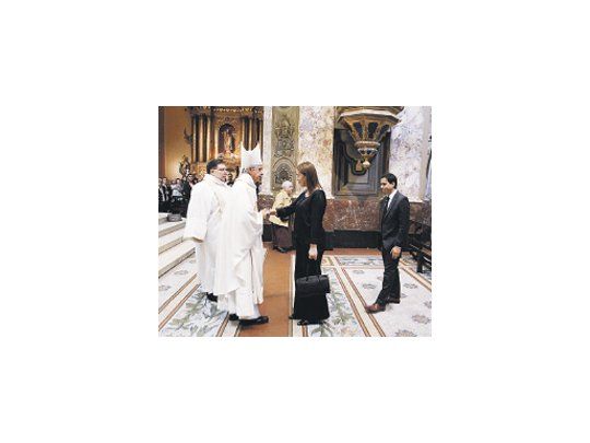 La vicejefa porteña, María Eugenia Vidal, presenció ayer en la Catedral la homilía del sucesor de Jorge Bergoglio en el arzobispado de Buenos Aires.