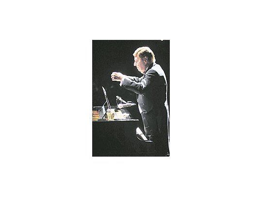Al frente de su orquesta, Mariano Moresserá el encargado de cerrar la última nochedel «Festival de la Fe y la Historia» que serealizará en Luján del 23 al 26 de este mes.