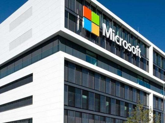Microsoft Japón aumentó la productividad de sus empleados reduciendo la semana laboral a 4 días.&nbsp;