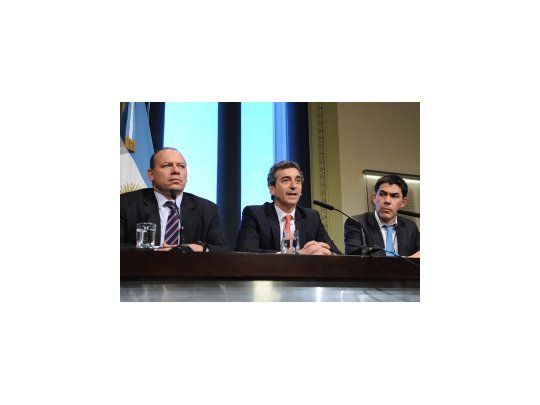 El secretario de Seguridad, Sergio Berni, el ministro de Transporte, Florencio Randazzo, y el secretario de Transporte, Alejandro Ramos.
