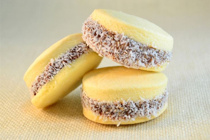 Alfajores de maicena sin harina. Alfajores de maicena sin harina.