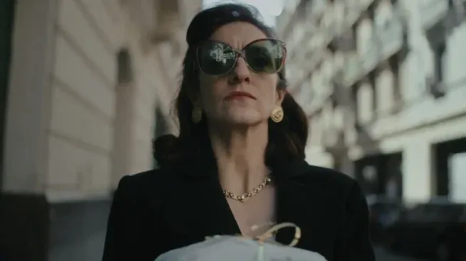 Julieta Zylberberg encarna una versión joven de Yiya Murano en la serie.