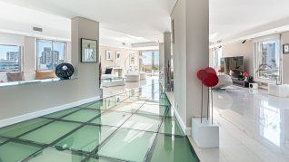 El penthouse fue remodelado, es muy luminoso y tiene terraza propia (Foto Gentileza: M&MPropiedades)