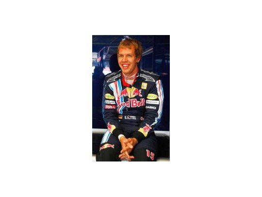 Vettel firmó un nuevo contrato con Red Bull hasta 2014.