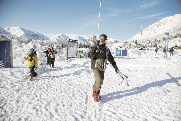 Bariloche, uno de los destinos nacionales más buscados en vacaciones de invierno, cerró el mes con 70% de ocupación turística, por debajo del 95% del año pasado, pero sin dejar de ser números aceptables.