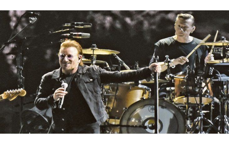 ámbito.com | Bono. Una noche celebratoria que unió el rock y el fútbol de la Selección.